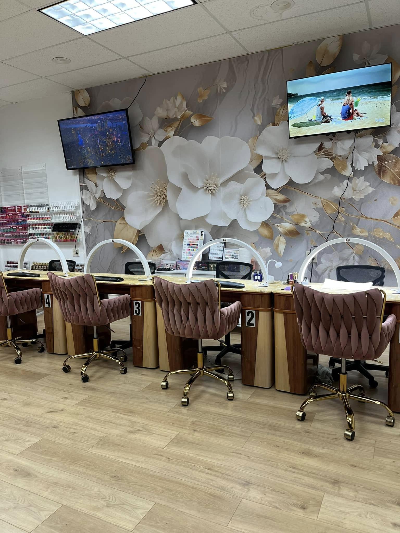 Nail salon experience 3